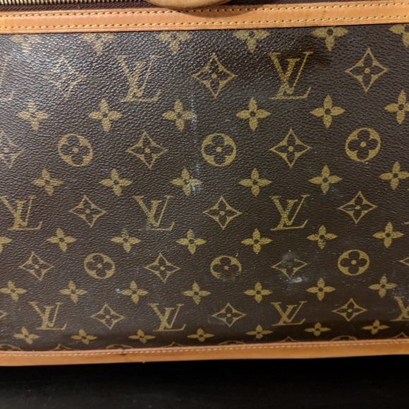 RARE Authentic Louis Vuitton 'Voyage' bag - Picture 4 of 8